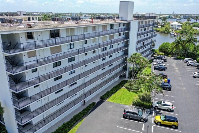 Foto del edificio - 3545 S Ocean Blvd