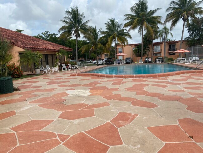 Foto del edificio - 7151 Miami Lakes Dr
