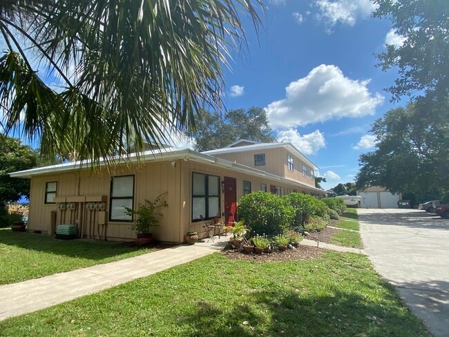 Building Photo - 948 Louisiana Ave