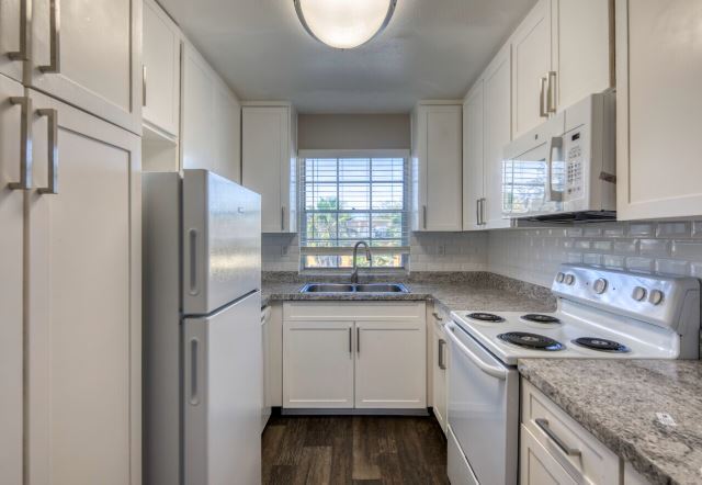 Foto del edificio - 10605 N 56th St