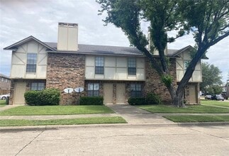 Building Photo - 2809 Wimbledon Ct