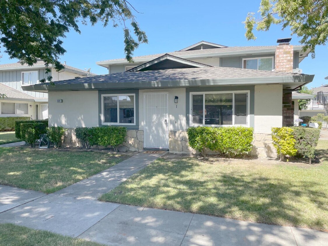 Primary Photo - 5511 Eagles Ln