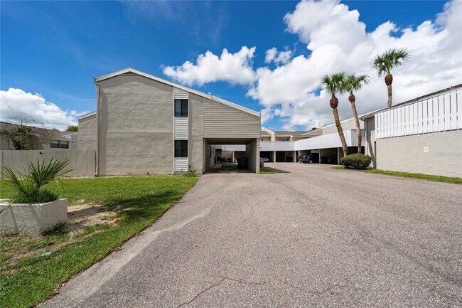 Foto del edificio - 1412 Oak Pl