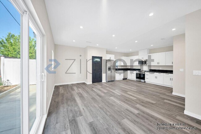Foto del edificio - 22657 Strathern St