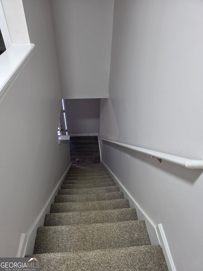 Building Photo - 1364 Hollenbeck Ln