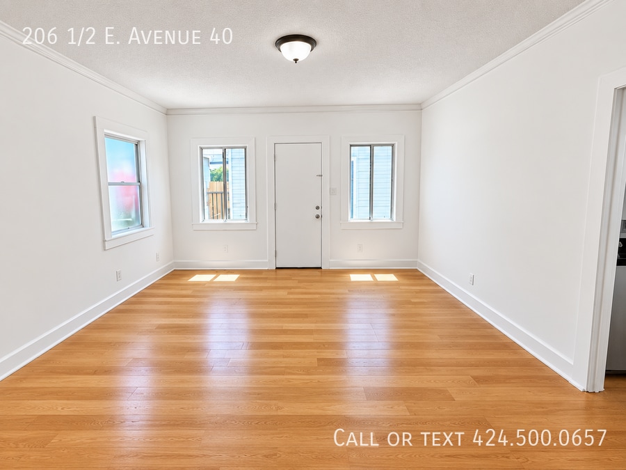 206 1/2 E. Avenue 40- - 206 1/2 E. Avenue 40-