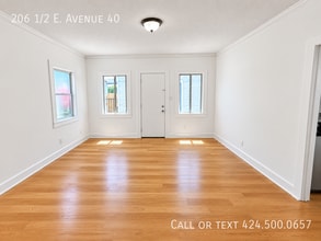 Building Photo - 206 1/2 E Avenue 40