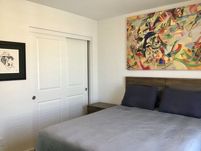 Foto del edificio - Civita/Apex- Luxury Detached 3BR 3.5BA + B...