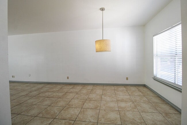 Photo - 4602 Rock Nettle House