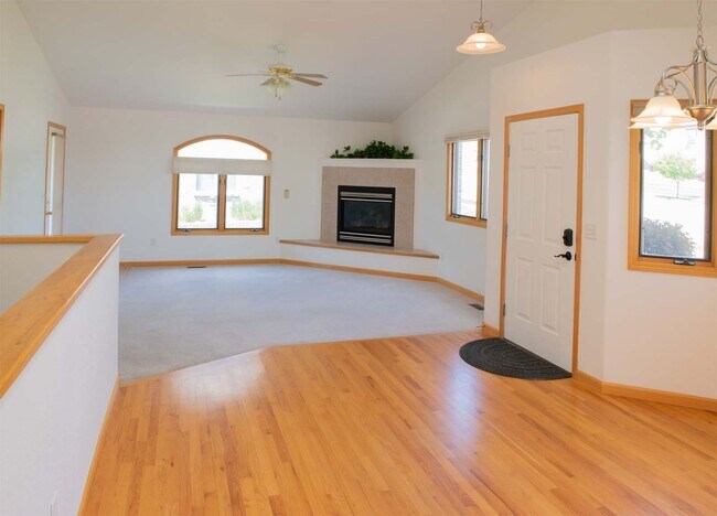 Living Room - 2156 Maid Marian Ct