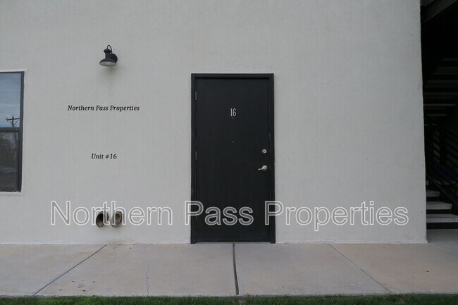 Building Photo - 1061 Ranger St