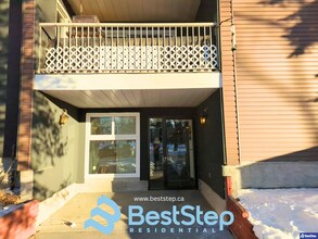 Building Photo - 10837-10117 117 St NW