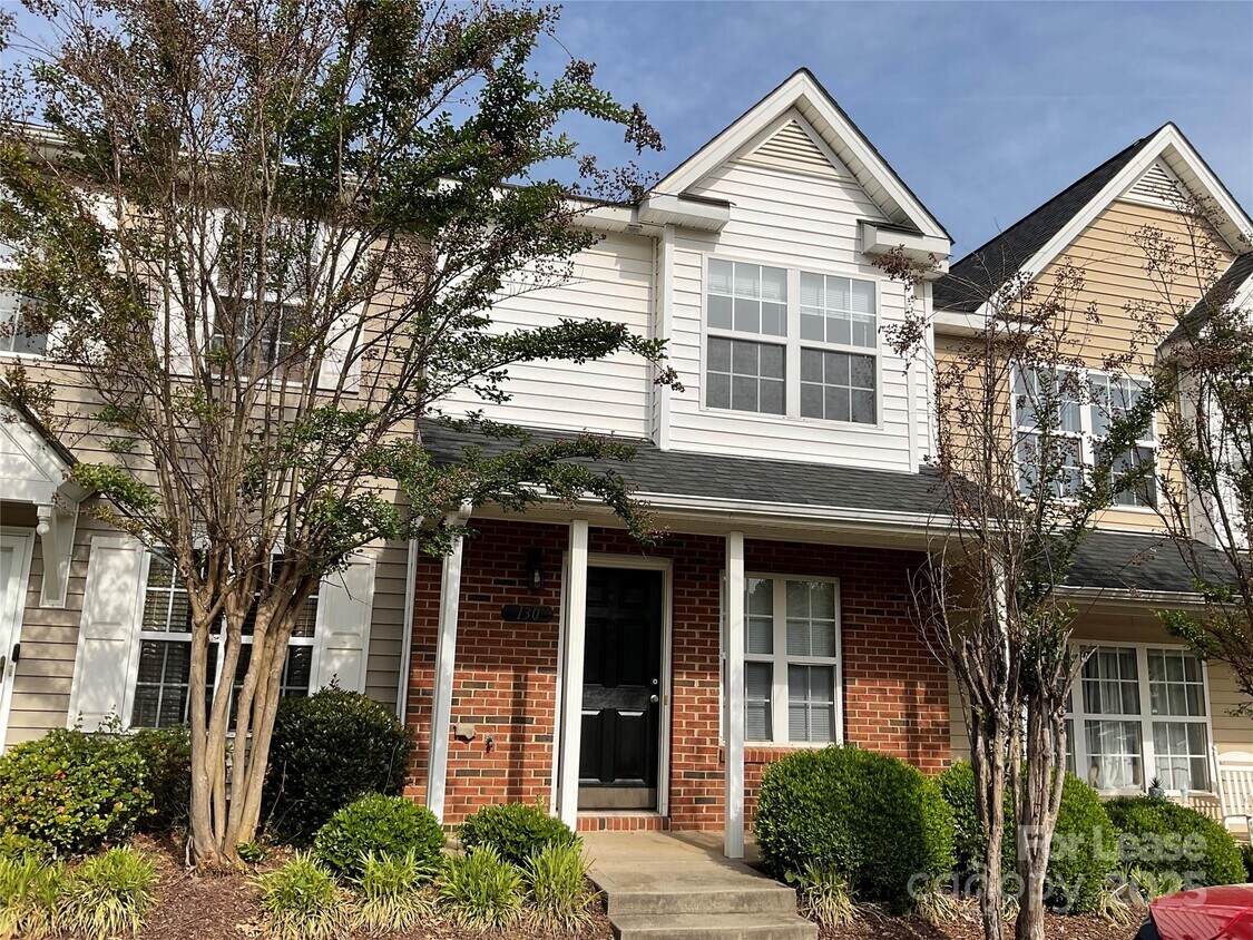 Foto principal - 130 Mangum Cir