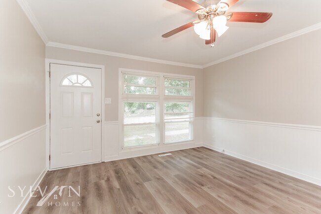 Building Photo - Enjoy living the good life in this 3 bedro...