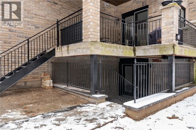 Building Photo - 61 Ravina Crescent