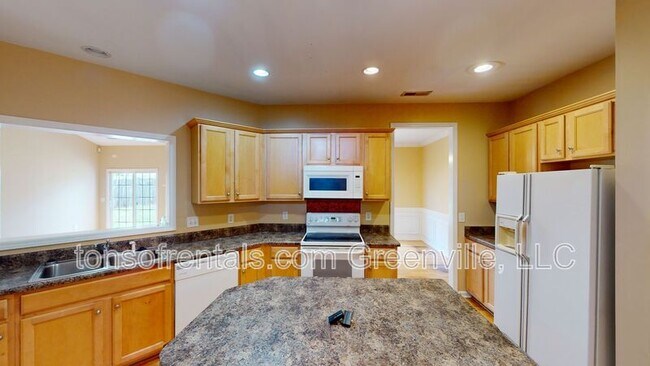 Building Photo - 467 N. Sweetwater Hills Drive