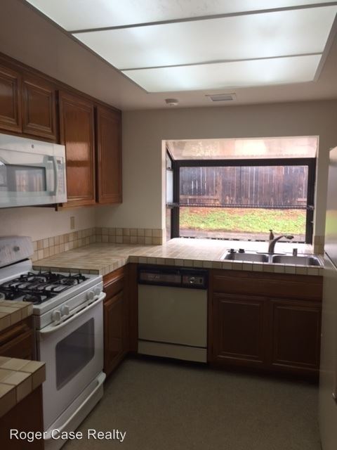 Foto del edificio - 6893 Penguin St