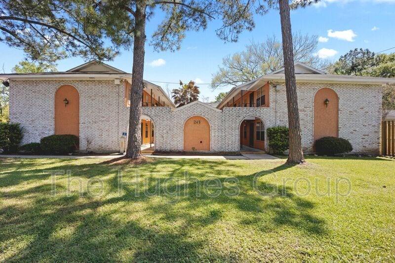 249 Richland Ave Unit 14, Baton Rouge, LA 70806 Condo for Rent in