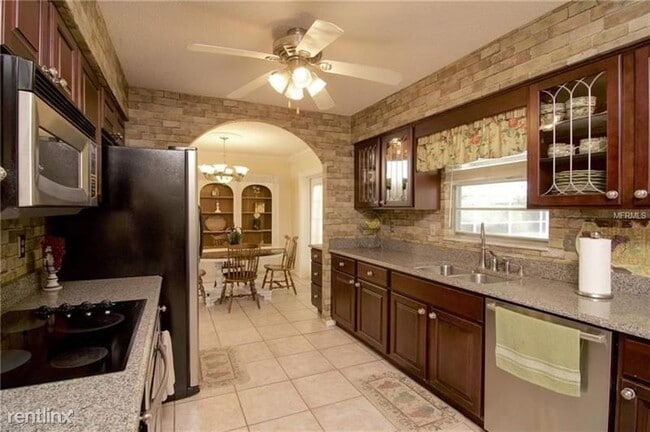Building Photo - 3 br, 2 bath House - 3607 24th Avenue West...