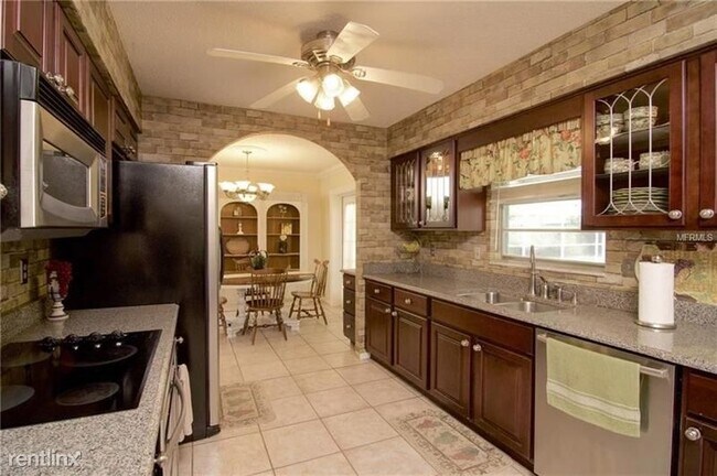 Foto del edificio - 3 br, 2 bath House - 3607 24th Avenue West...