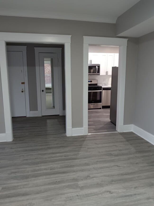 Building Photo - 12962 Clifton Blvd