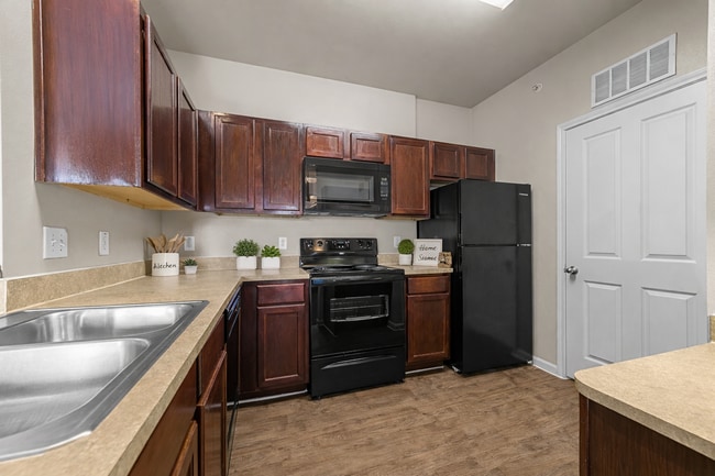 Building Photo - Bella Vista