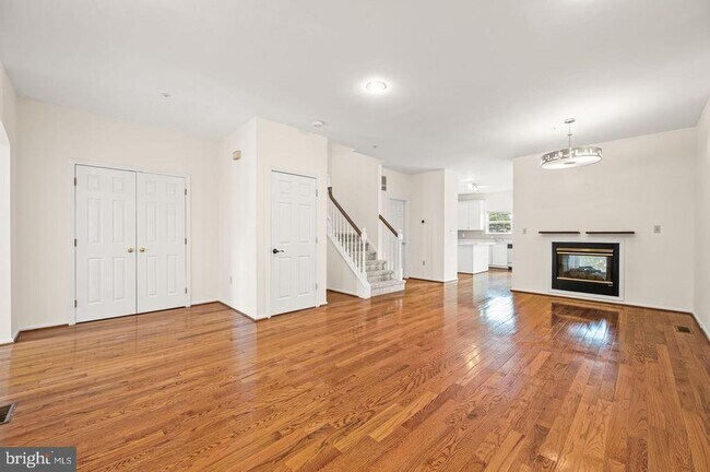 Building Photo - 713 Whitetail Cir