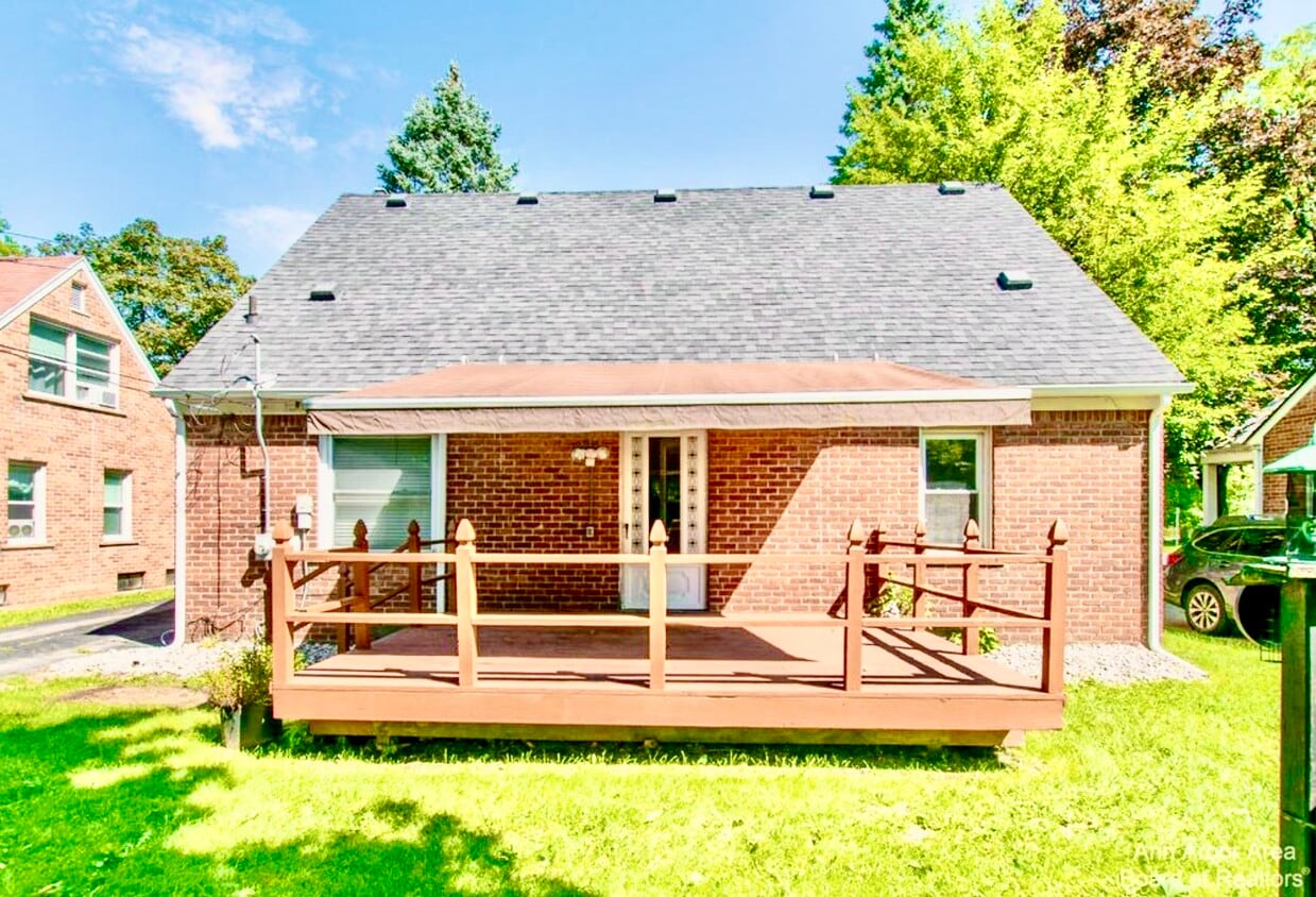 1231 Washtenaw Rd, Ypsilanti, MI 48197 House Rental in Ypsilanti, MI