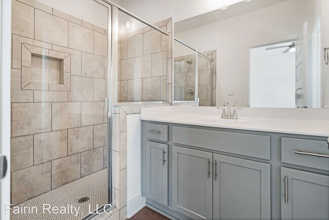Building Photo - 2 br, 2.5 bath House - 4174 Prentice St