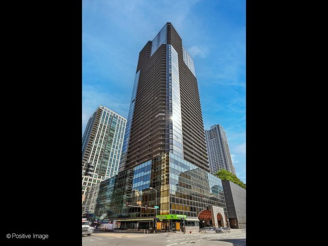 Foto principal - 10 E Ontario St