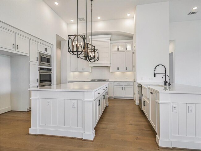 Foto del edificio - 634 Two Creeks Ln