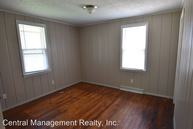 Building Photo - 3 br, 1.5 bath House - 117 E. Louis