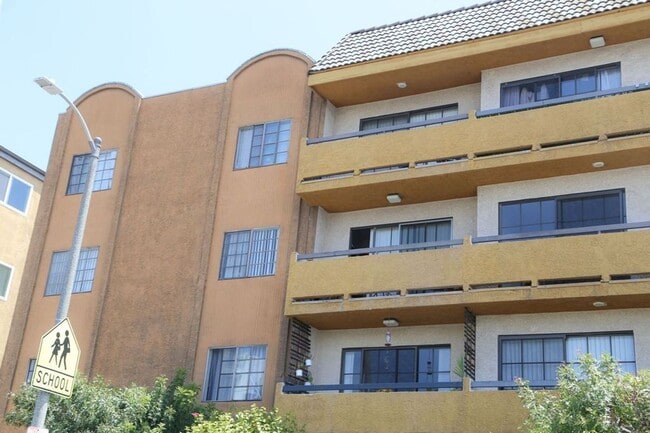 Interior Photo - Vista Luxury Investments, LLC