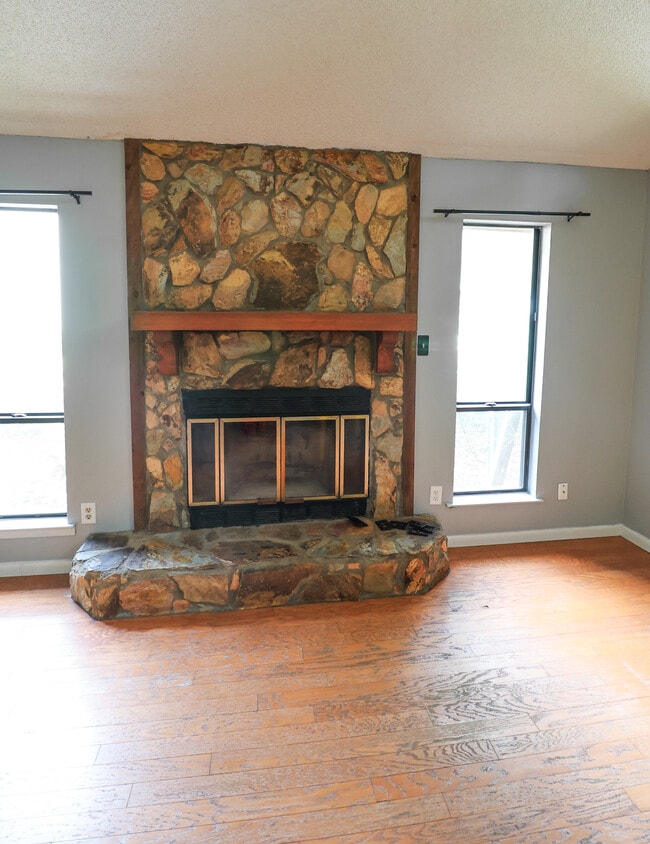 Building Photo - 137 Porter Dr