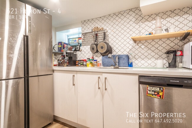 Building Photo - Annex Two Bedroom - U of T Annex Mansion