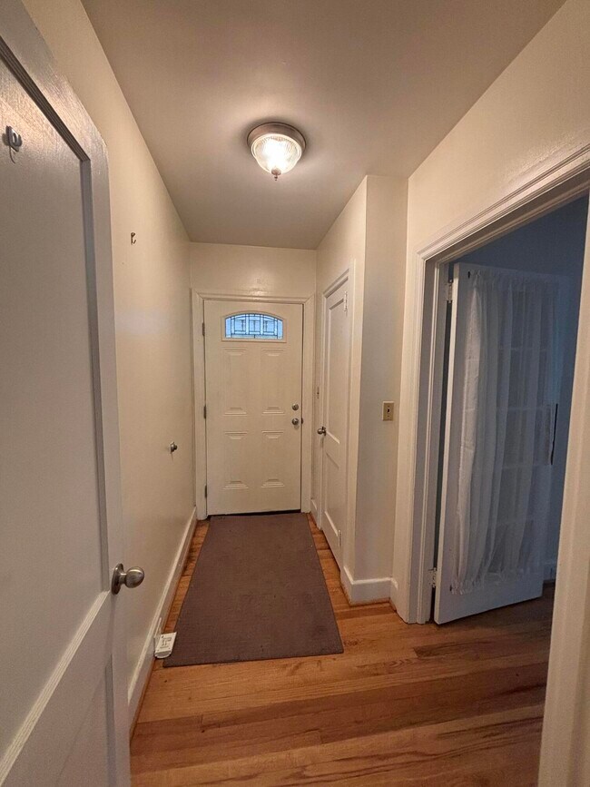 Foto del edificio - 919 Seminole Ave