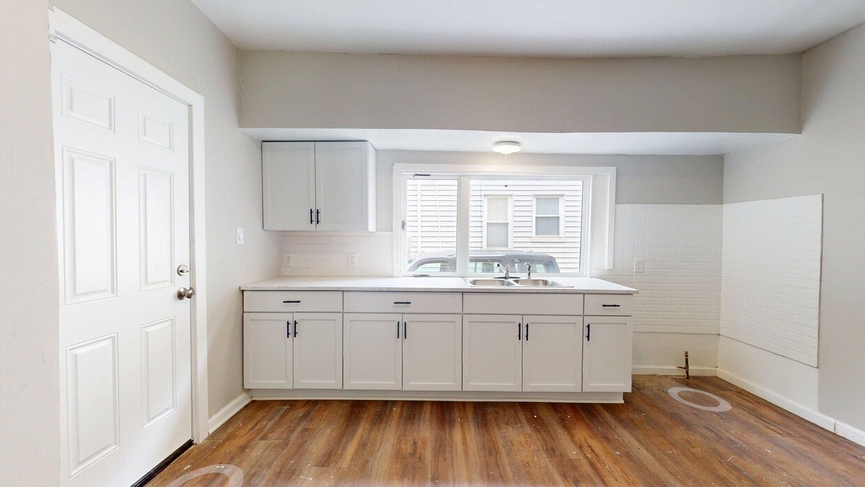 Foto principal - 3200 W 94th St