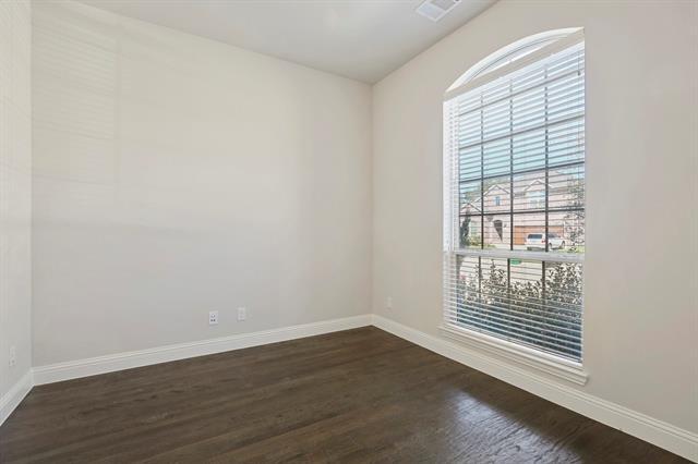 Building Photo - 1744 Eagle Crest Dr
