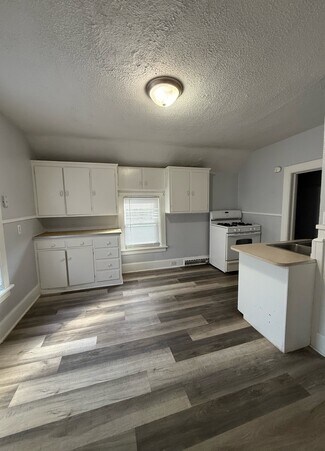 Building Photo - 2112 Miami St