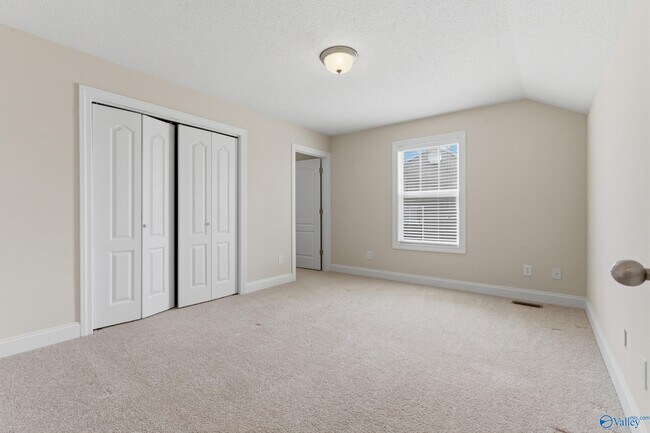 Foto del edificio - 438 Shamrock Dr