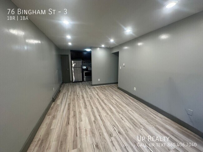 Building Photo - 76 Bingham St