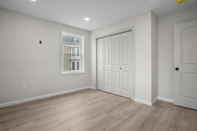 Building Photo - 53 Comstock Ave