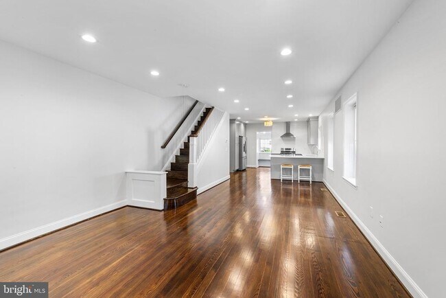 Foto del edificio - 192 Meredith Ave