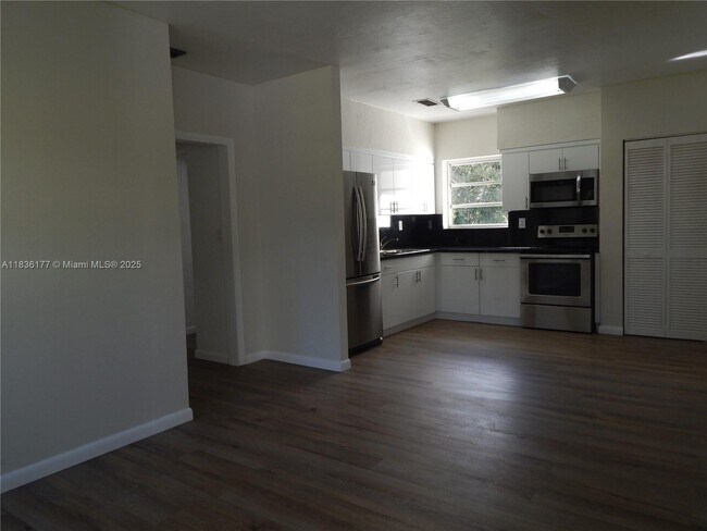Foto del edificio - 7800 SW 69th Ave