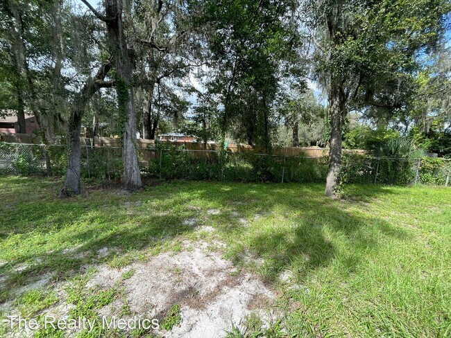 Foto del edificio - 3 br, 2 bath House - 5861 Elon Dr