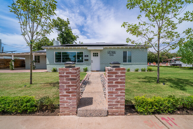 Building Photo - Downtown Gilbert House!!!