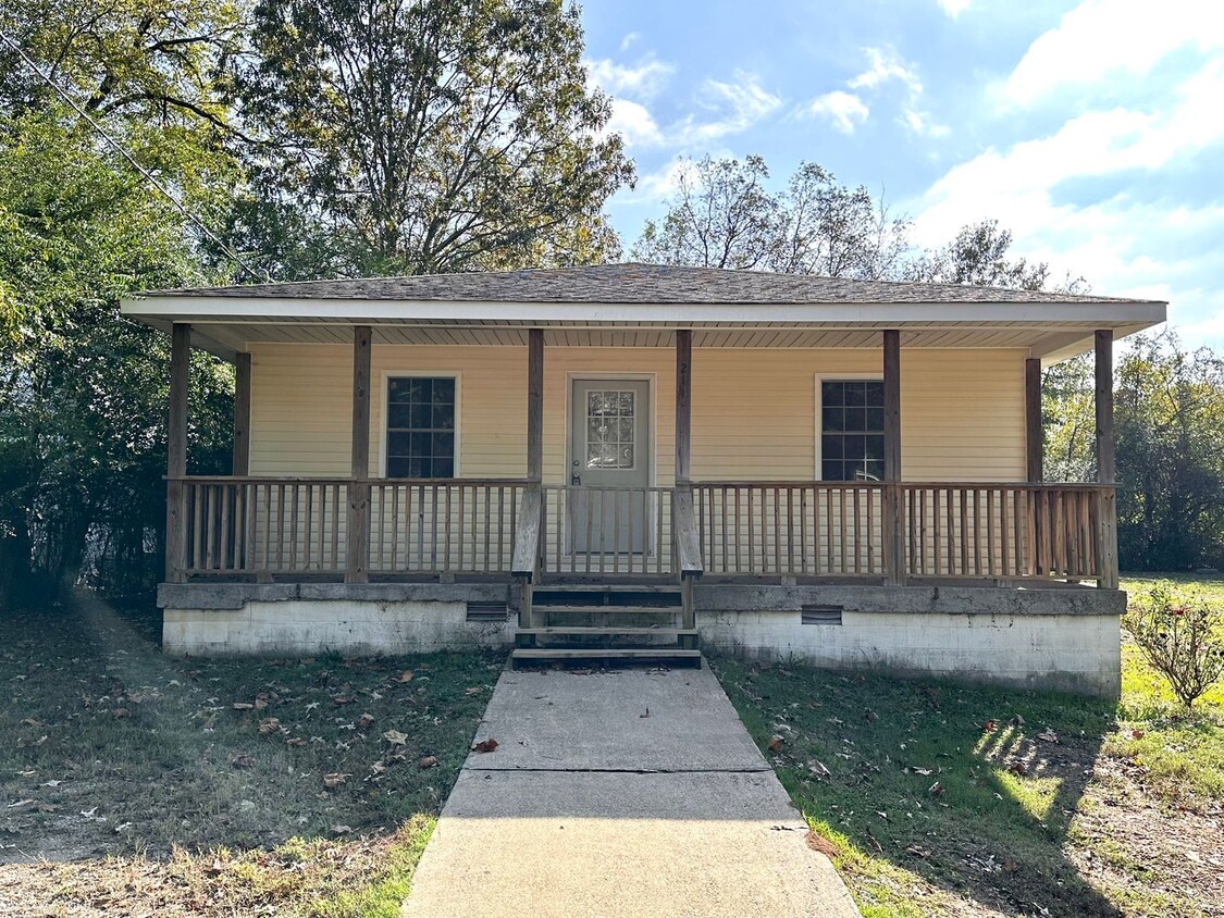 Primary Photo - A Great Home In The Heart Of Hot Springs!