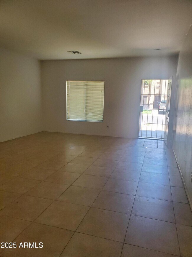 Foto del edificio - 5241 W Apollo Rd