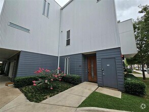 Building Photo - 3816 San Jacinto St