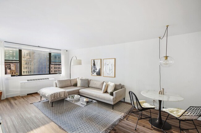 Foto del edificio - 330 W 58th St